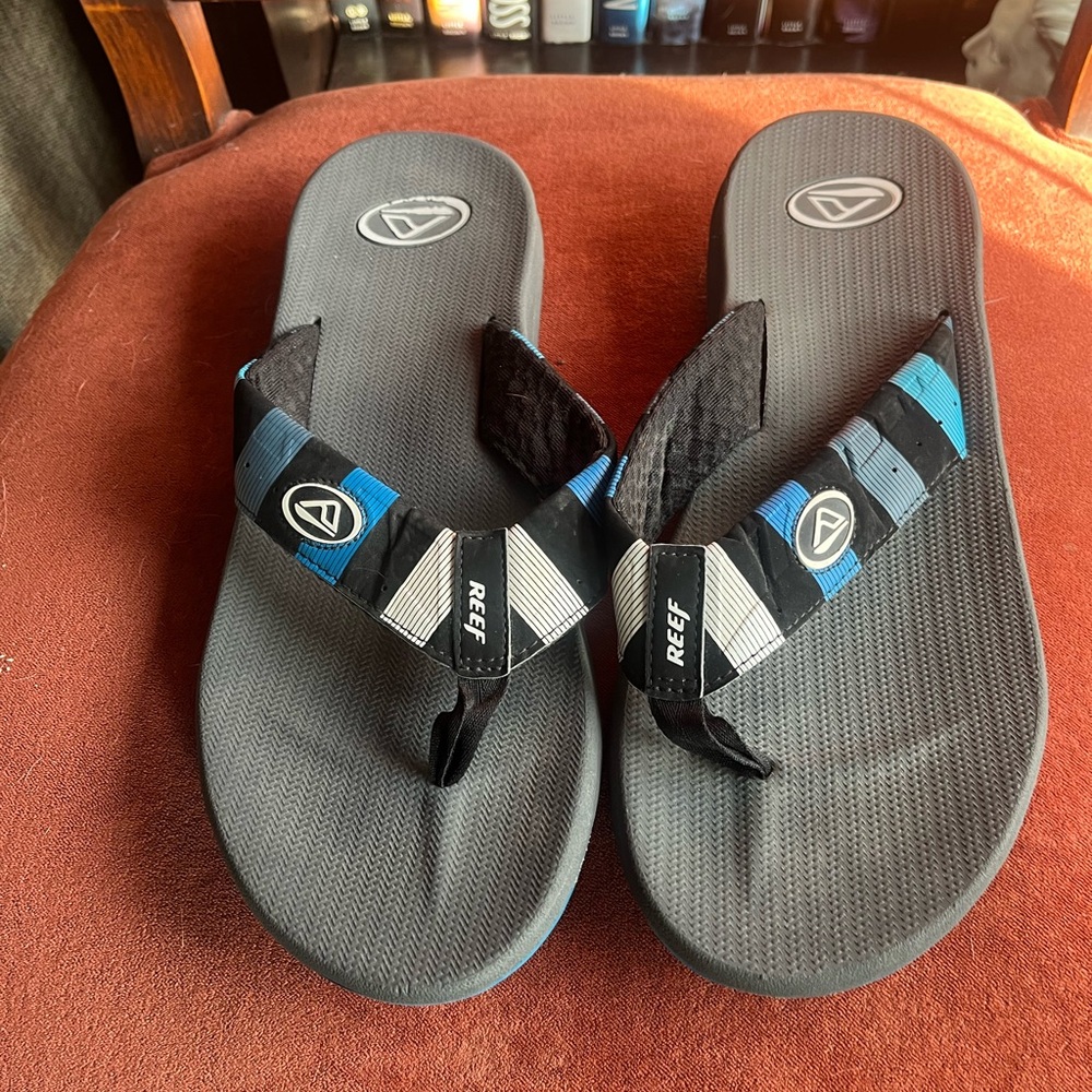 Reef Men's Black and Blue Sandals